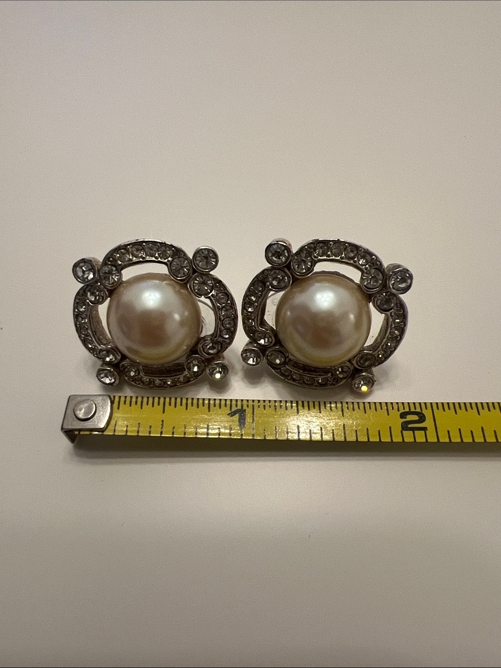 Vintage Pearl and Crystal Circle Stud Earrings - Silver Tone